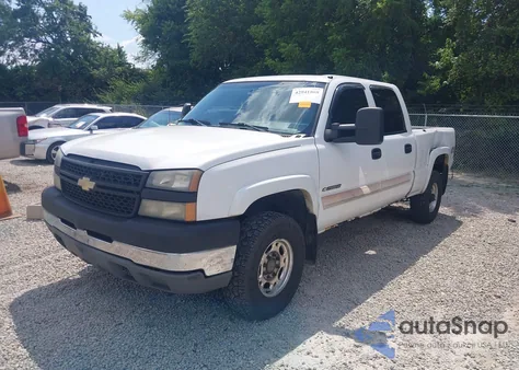 2004 Chevrolet Silverado 2500Hd Ls из США, поврежденный, VIN 1GCHK23U24F258658